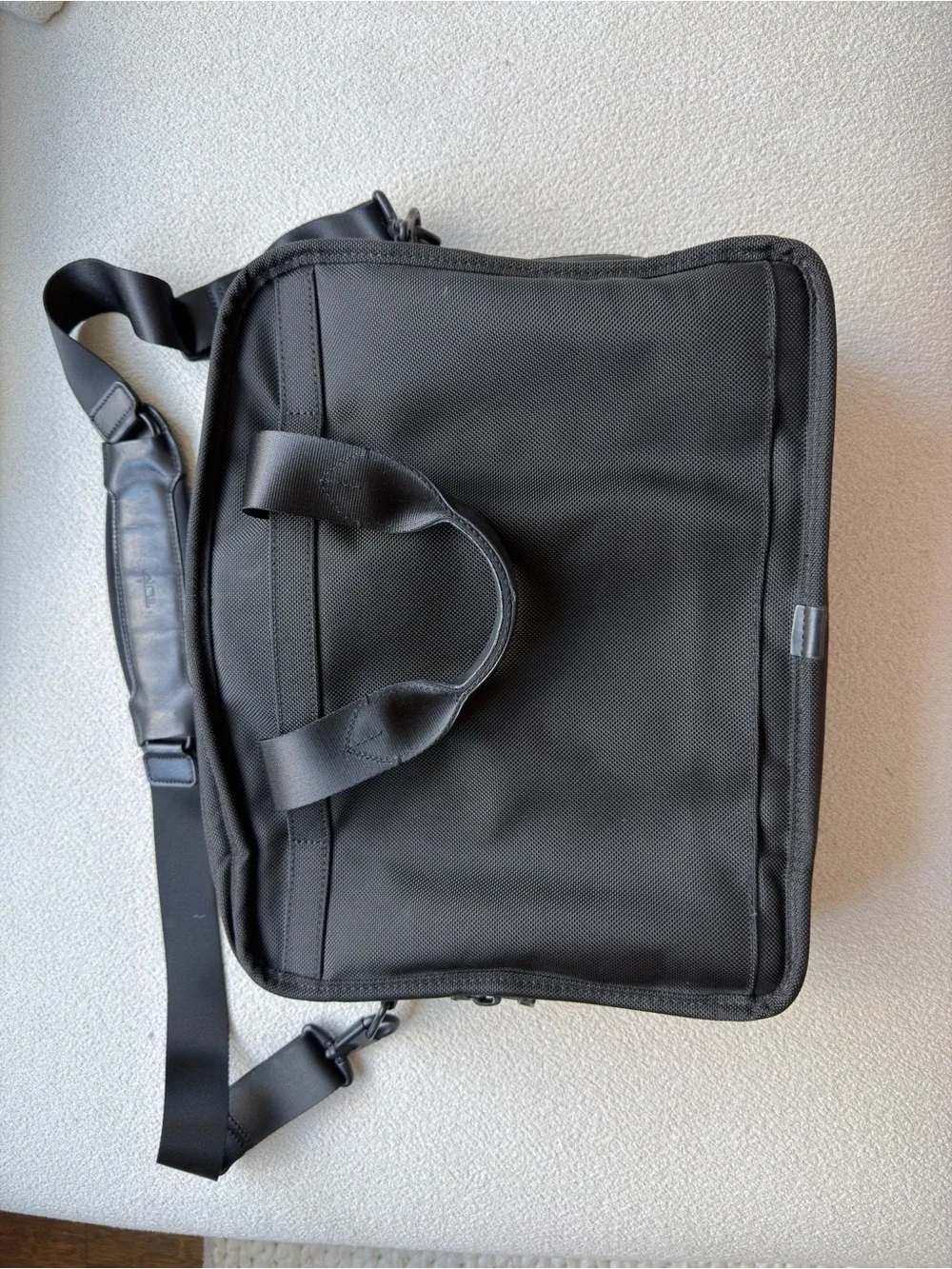 Tumi Messenger/Briefcase Bag great condition